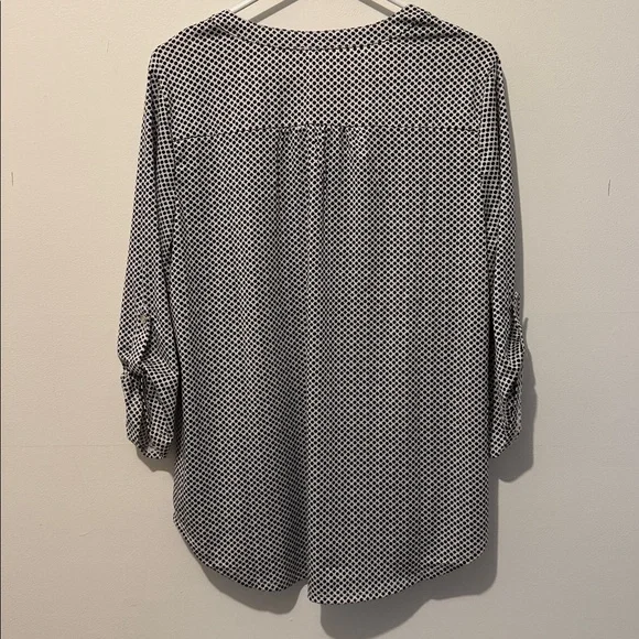 Women’s NY Collection Black and White Patterned Blouse - Picture 5 of 7
